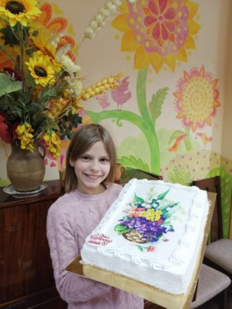 Большой торт для девочки