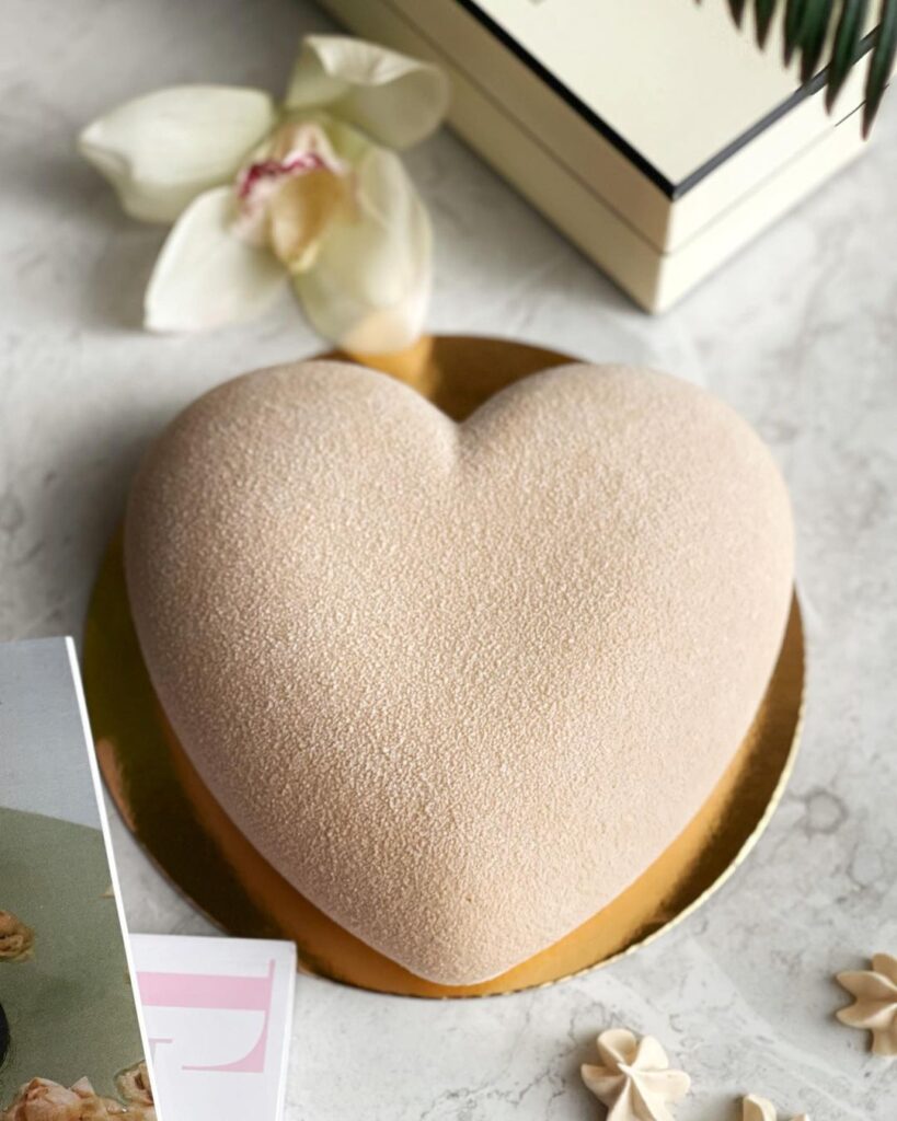 Торт в виде сердца